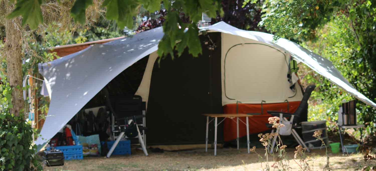 emplacement de camping tentes isere